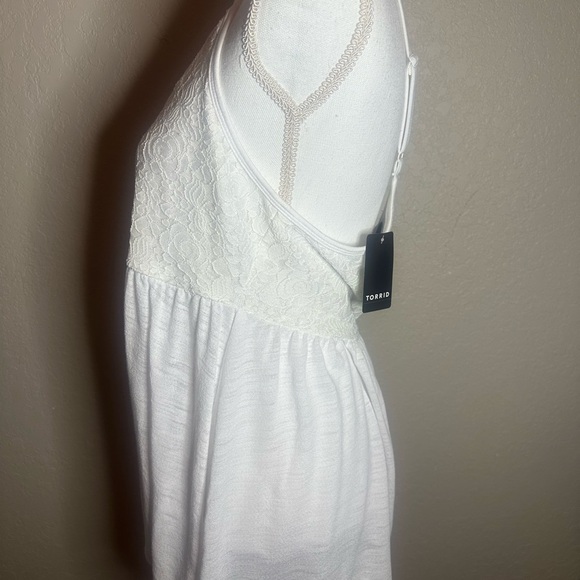 Torrid tank top with lace bodice, adjustable straps size 0-12 - Picture 3 of 4